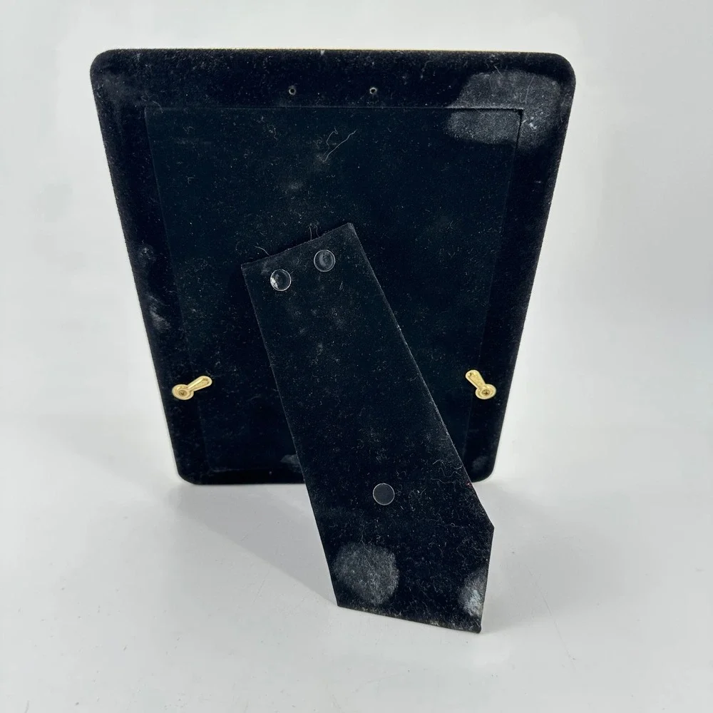 Vintage Gold Tone 5x7 Beveled Edge Picture‎ Frame with Velvet Tabletop Decor